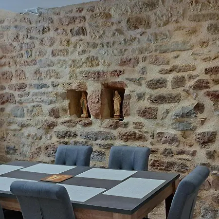 Сasa de vacaciones Charmante Maison De Village Saint-Côme-dʼOlt