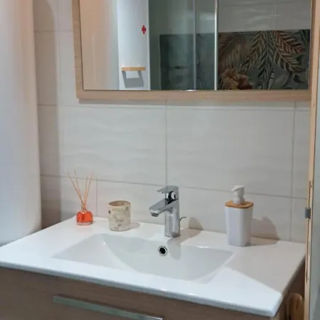 Charmante Maison De Village Nyaraló Saint-Côme-dʼOlt