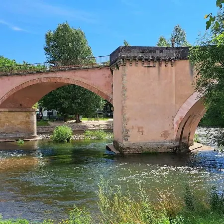 Maison De Charme Rénovée Au Cœur Du Village Saint-Côme-dʼOlt